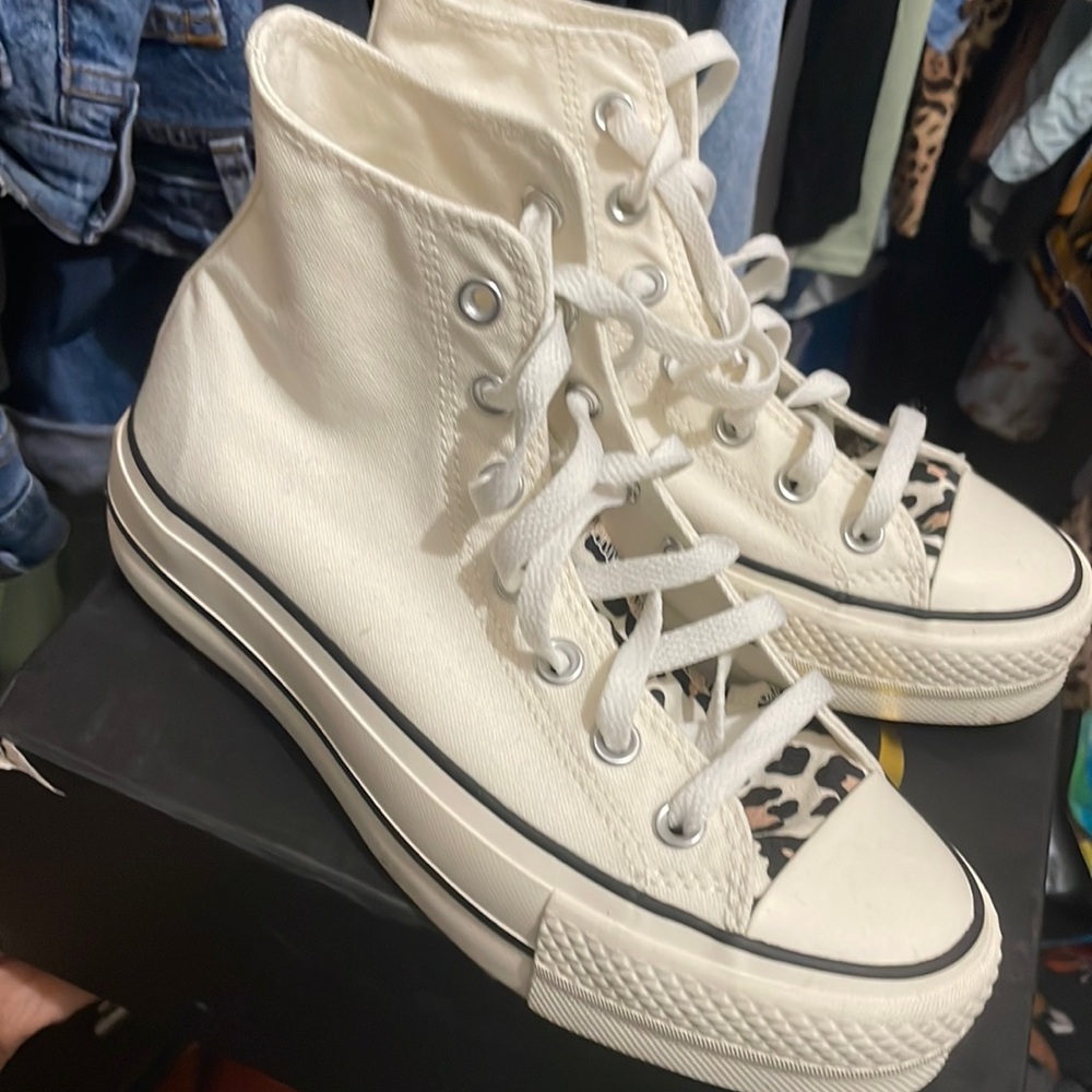 Platform converse